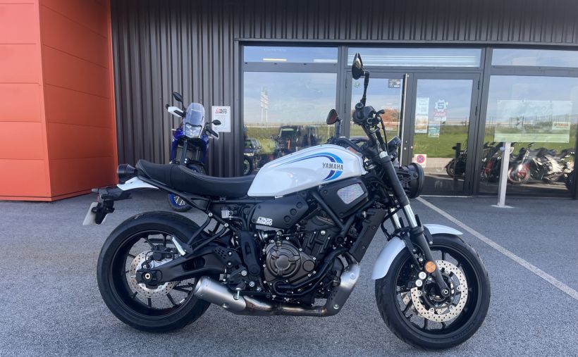 YAMAHA XSR 700 0