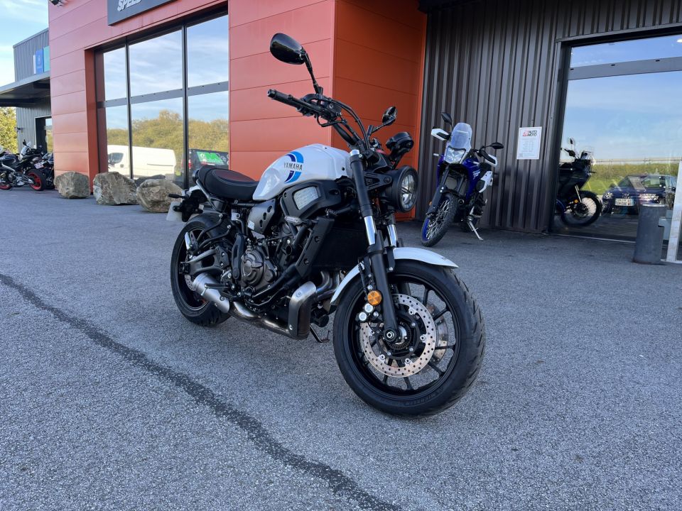 YAMAHA XSR 700 5