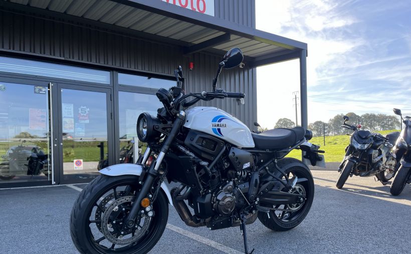 YAMAHA XSR 700 10