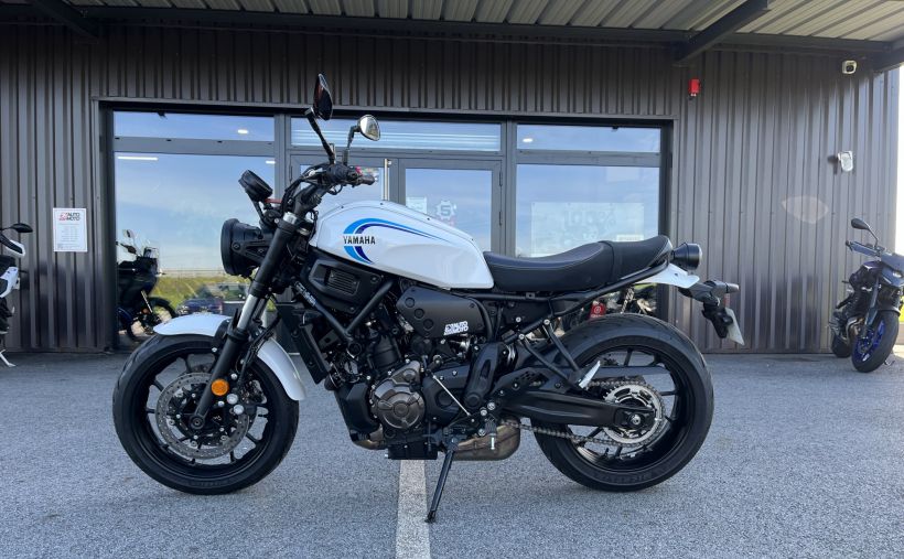 YAMAHA XSR 700 15