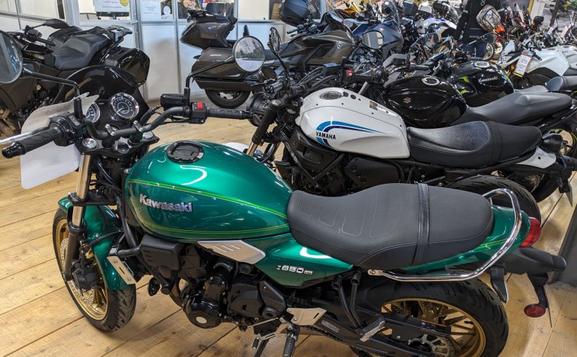 KAWASAKI Z 650 SE 4