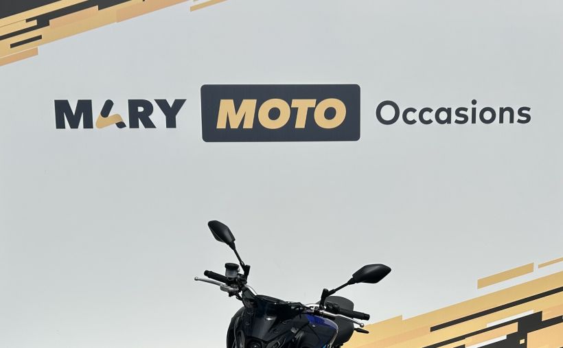 YAMAHA MT-09 1