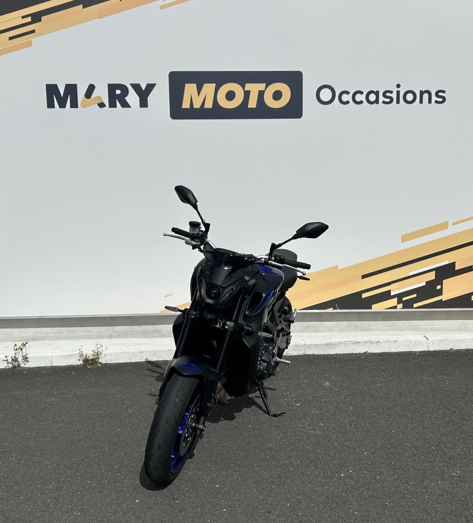 YAMAHA MT-09 13