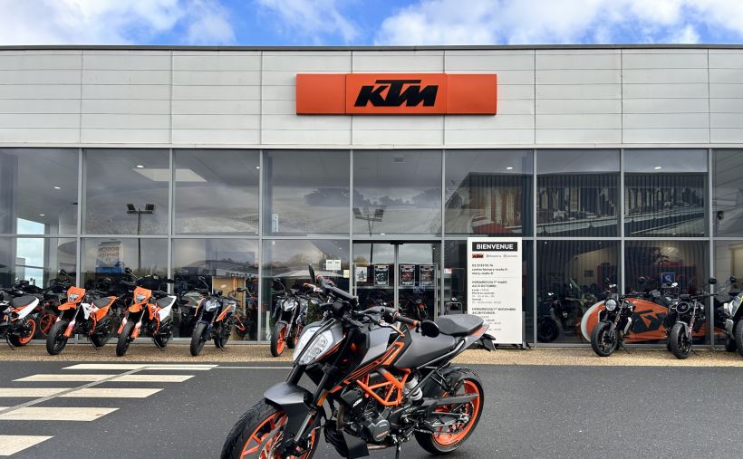 KTM 125 DUKE ABS 26