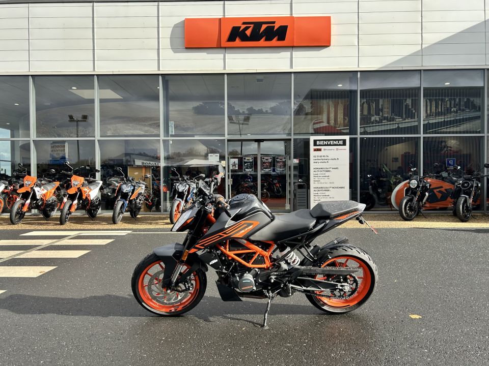KTM 125 DUKE ABS 39