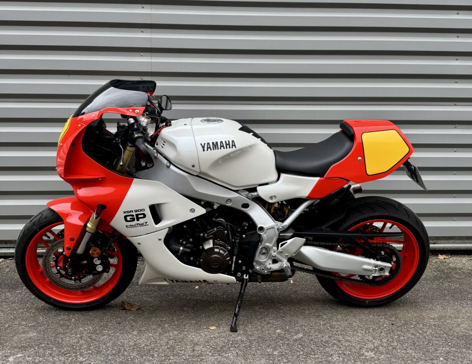 YAMAHA XSR 900 GP 12