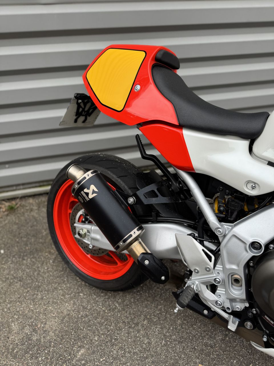 YAMAHA XSR 900 GP 16