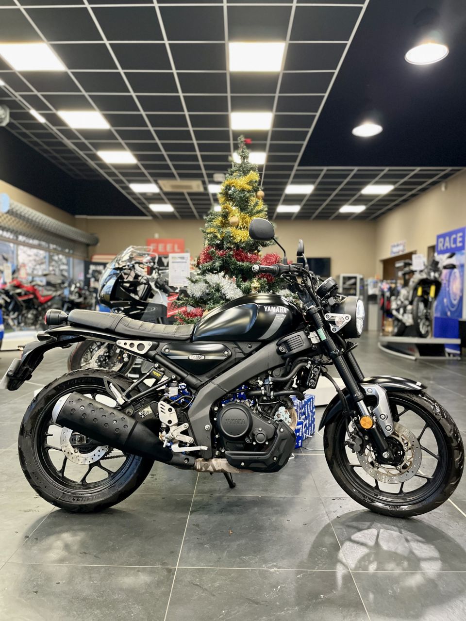 YAMAHA XSR 125 5