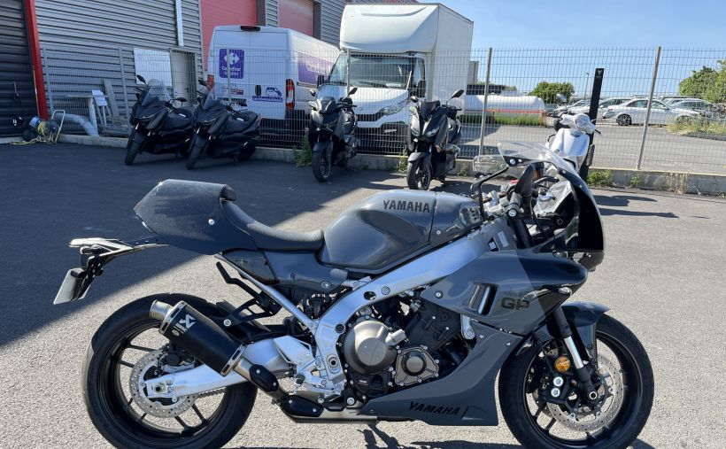 YAMAHA XSR 900 GP 2
