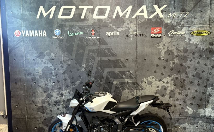 YAMAHA MT-09 36