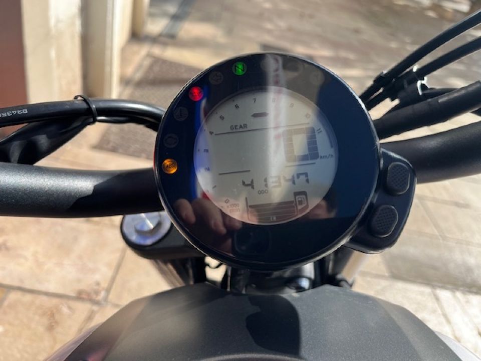 YAMAHA XSR 700 ABS 9