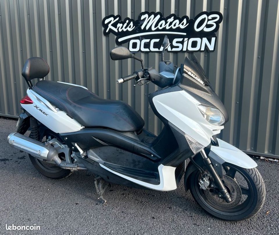 YAMAHA XMAX 125 6