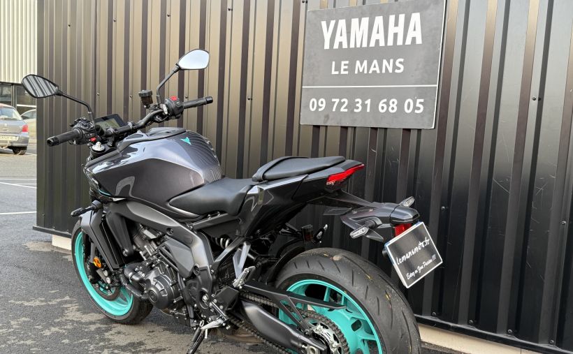 YAMAHA MT-09 YAMT 4