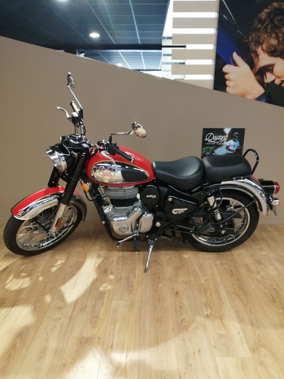 ROYAL ENFIELD CLASSIC 350 CHROME 2