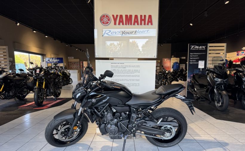 YAMAHA MT-07 (47.5CV) 4