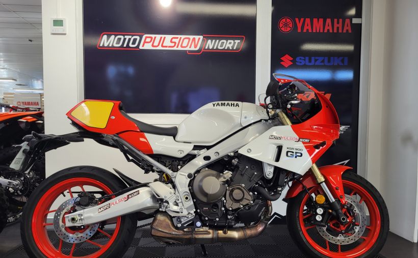 YAMAHA XSR 900 GP 1