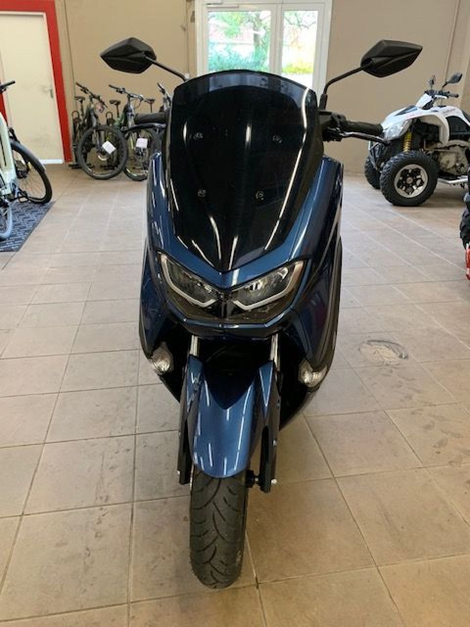 YAMAHA NMAX 125 8