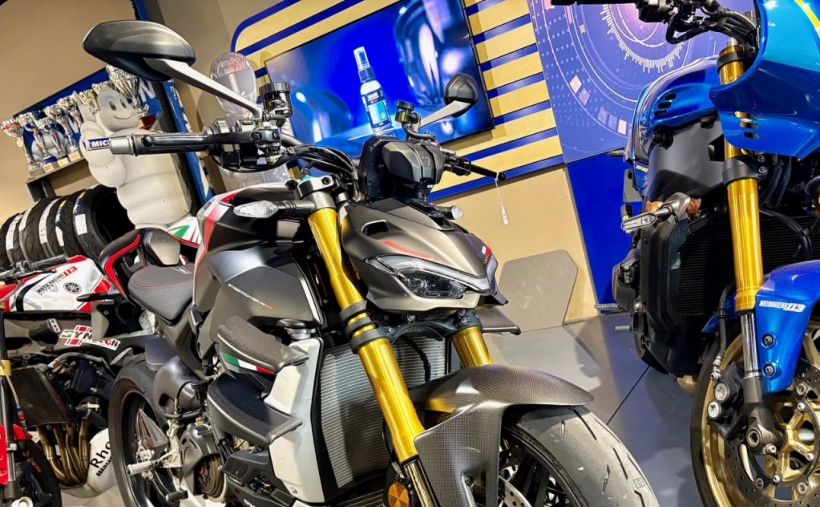 DUCATI STREETFIGHTER V4S 3