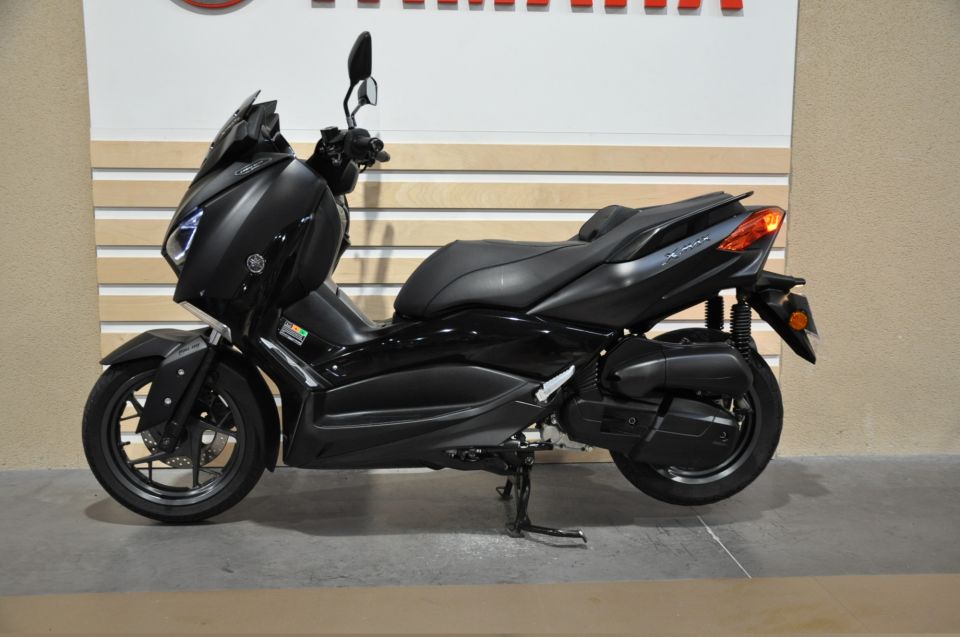 YAMAHA X-MAX 125 TECH MAX 7