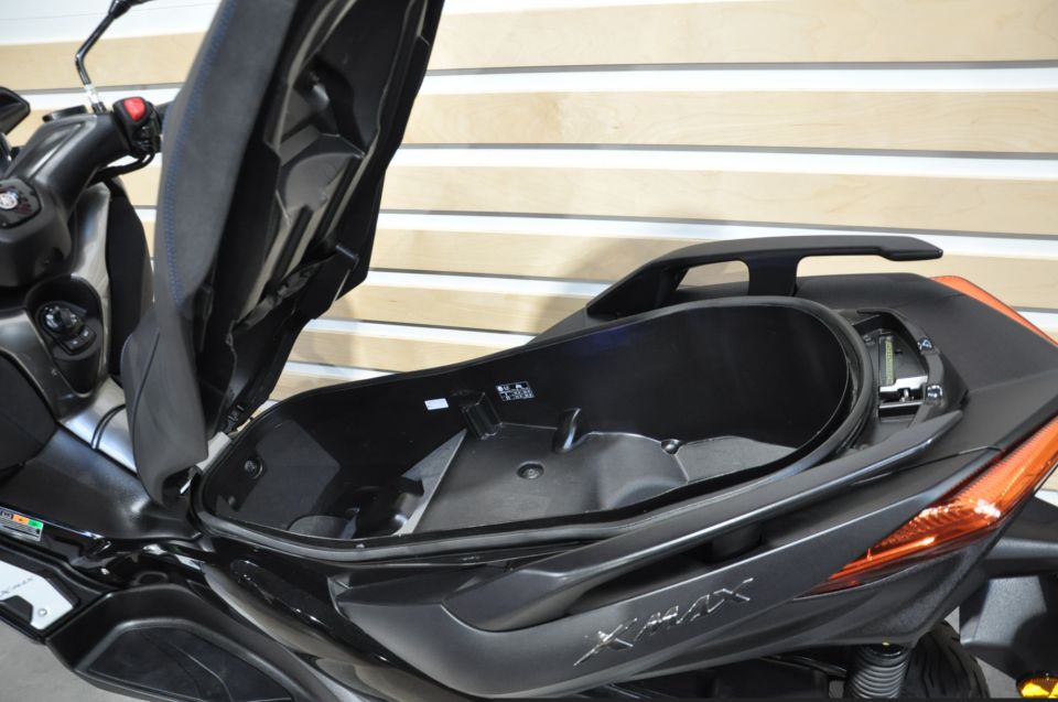YAMAHA X-MAX 125 TECH MAX 15