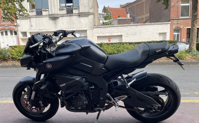 YAMAHA MT 10 4