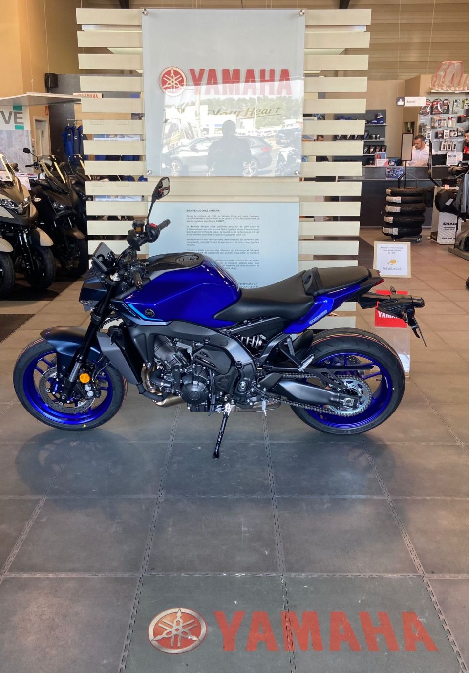YAMAHA MT-09 1