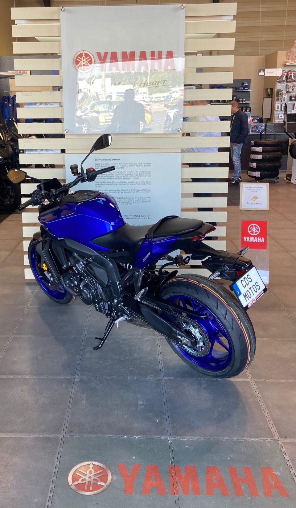 YAMAHA MT-09 3