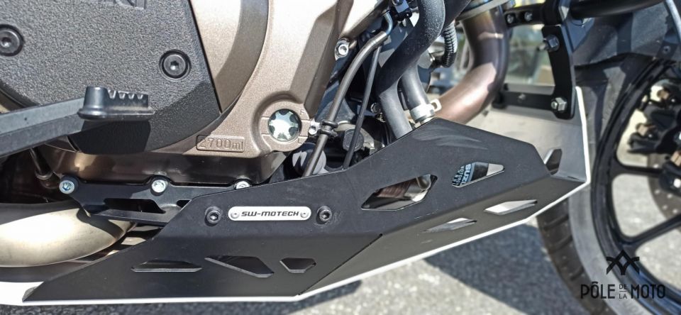 SUZUKI DL 1050 V STROM DARK RALLY N°6/11 15