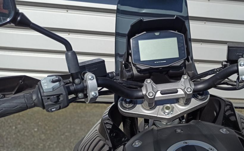 SUZUKI DL 1050 V STROM DARK RALLY N°6/11 6