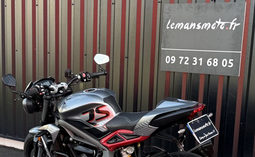 TRIUMPH STREET TRIPLE 765 RS 30