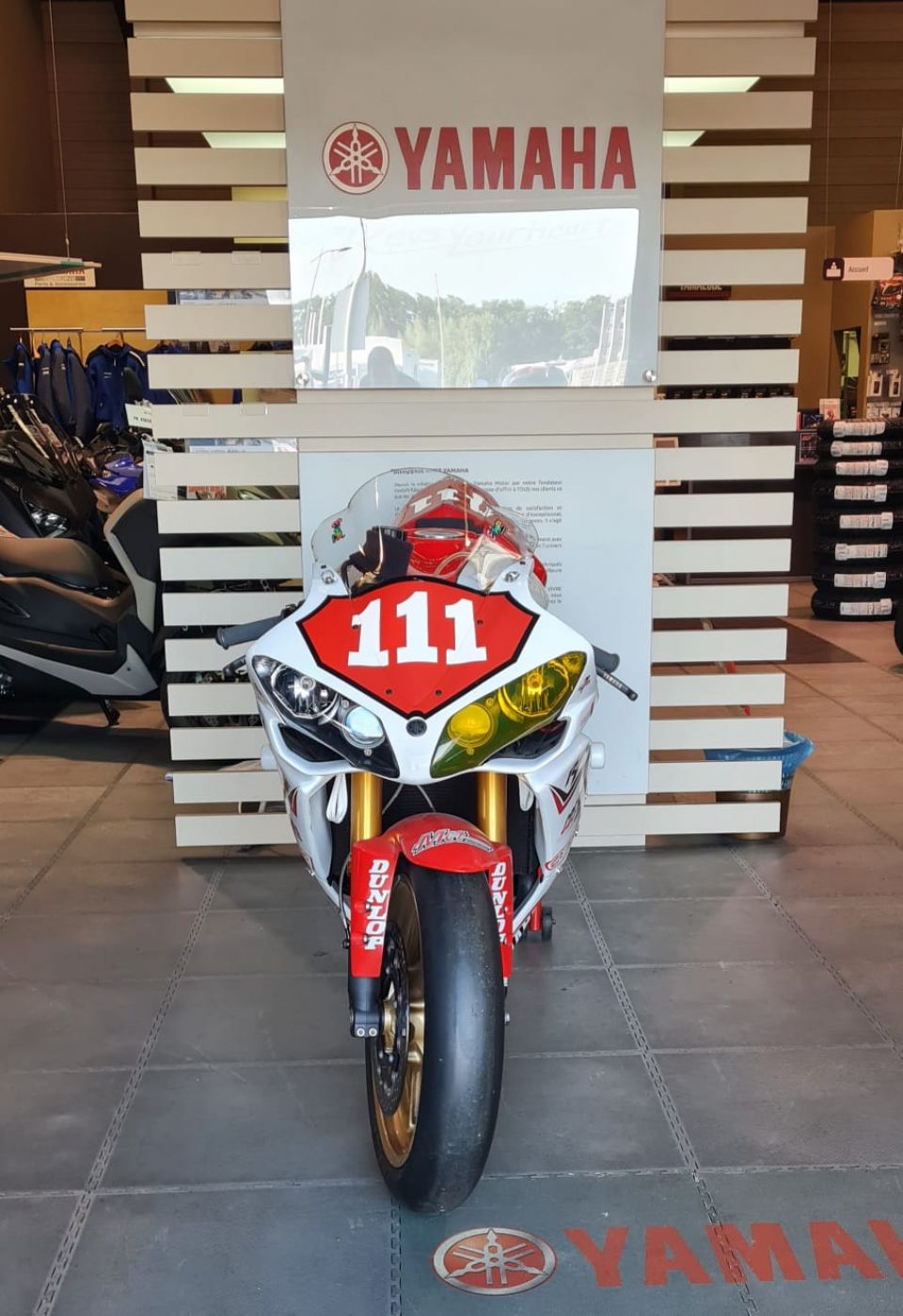 YAMAHA YZF 1000 R1 3