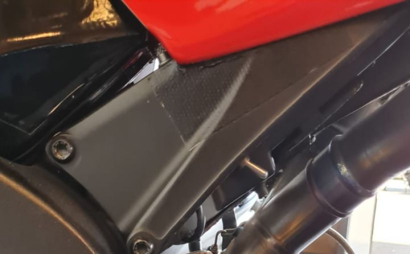 YAMAHA YZF 1000 R1 9