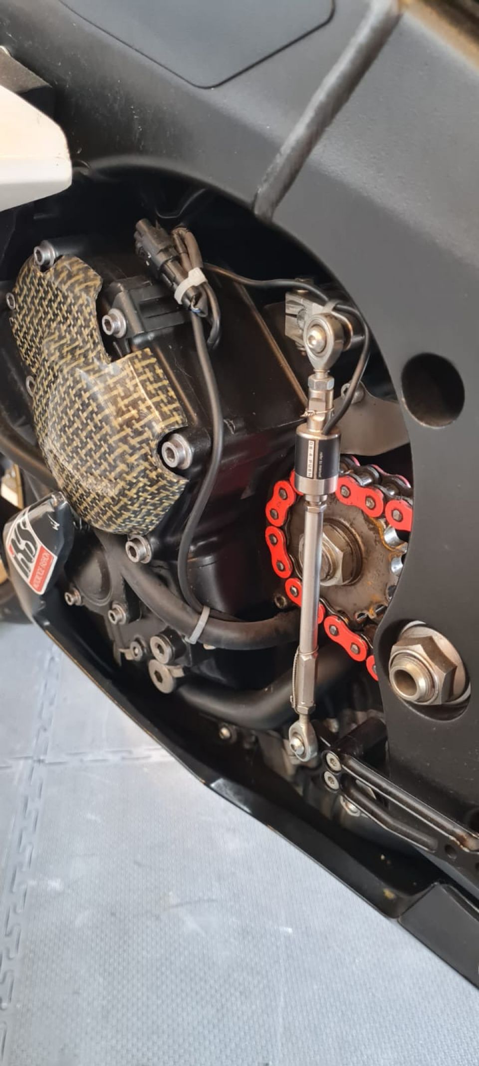 YAMAHA YZF 1000 R1 11