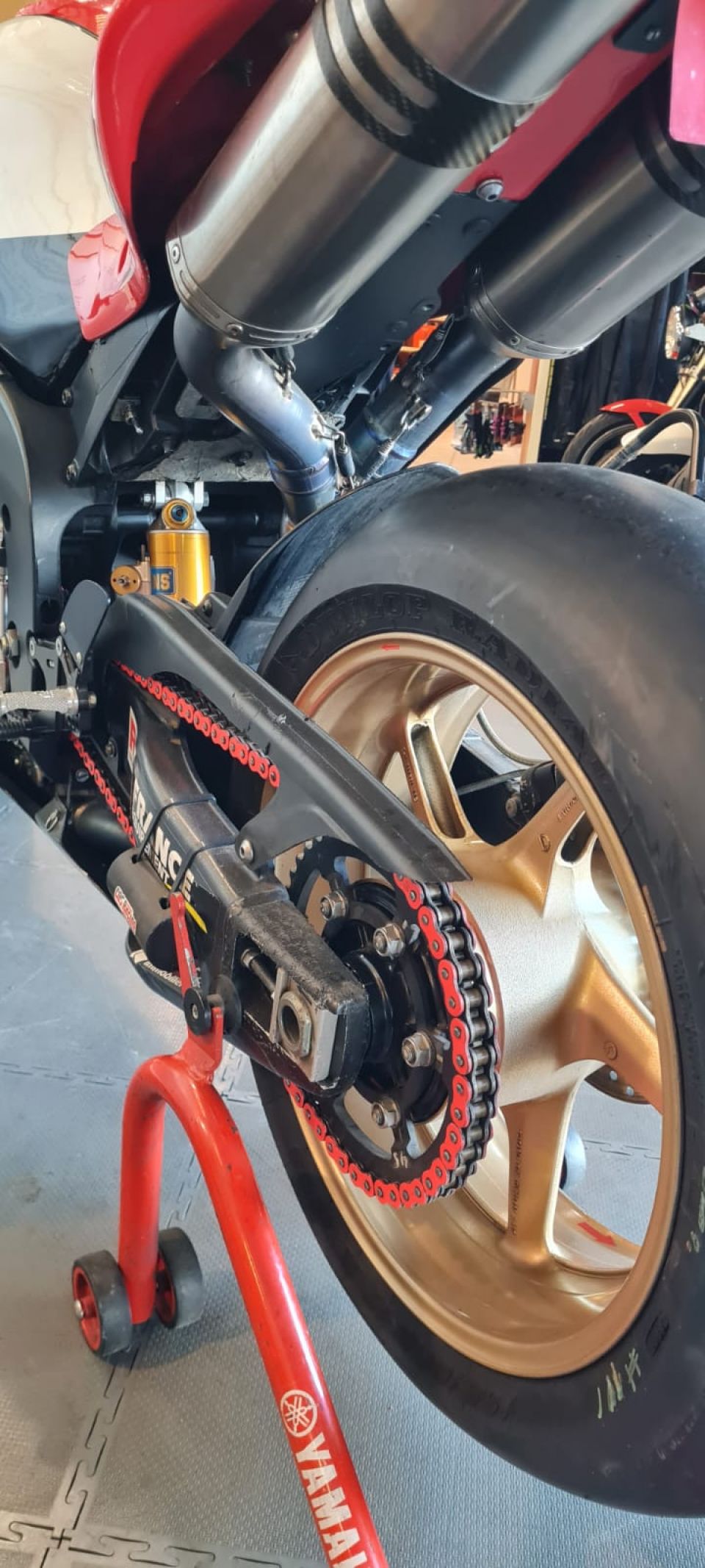 YAMAHA YZF 1000 R1 13