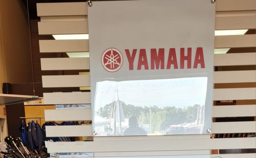 YAMAHA YZF 1000 R1 2
