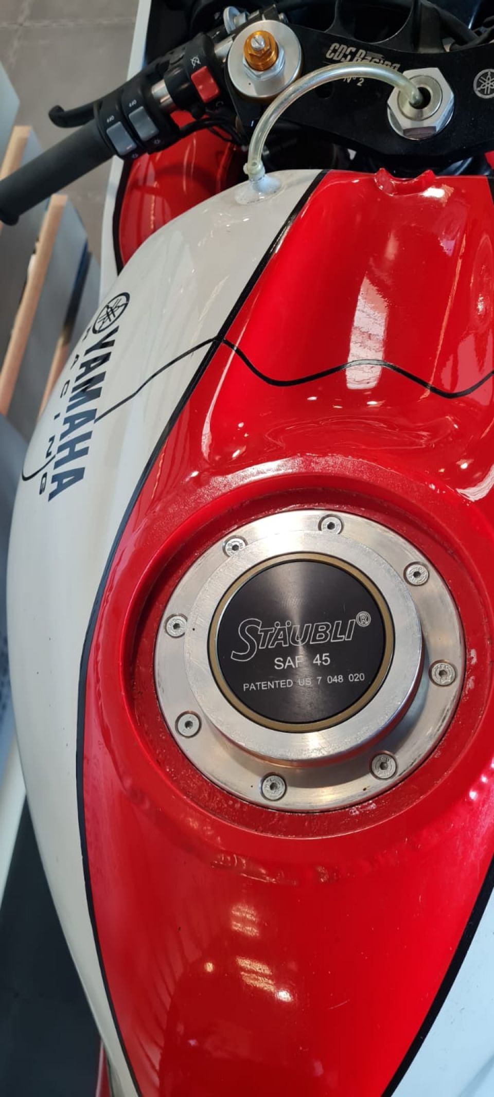 YAMAHA YZF 1000 R1 20