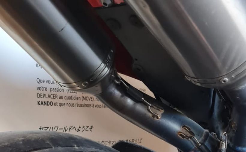 YAMAHA YZF 1000 R1 23