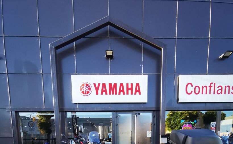 YAMAHA XSR 125 Legacy 3