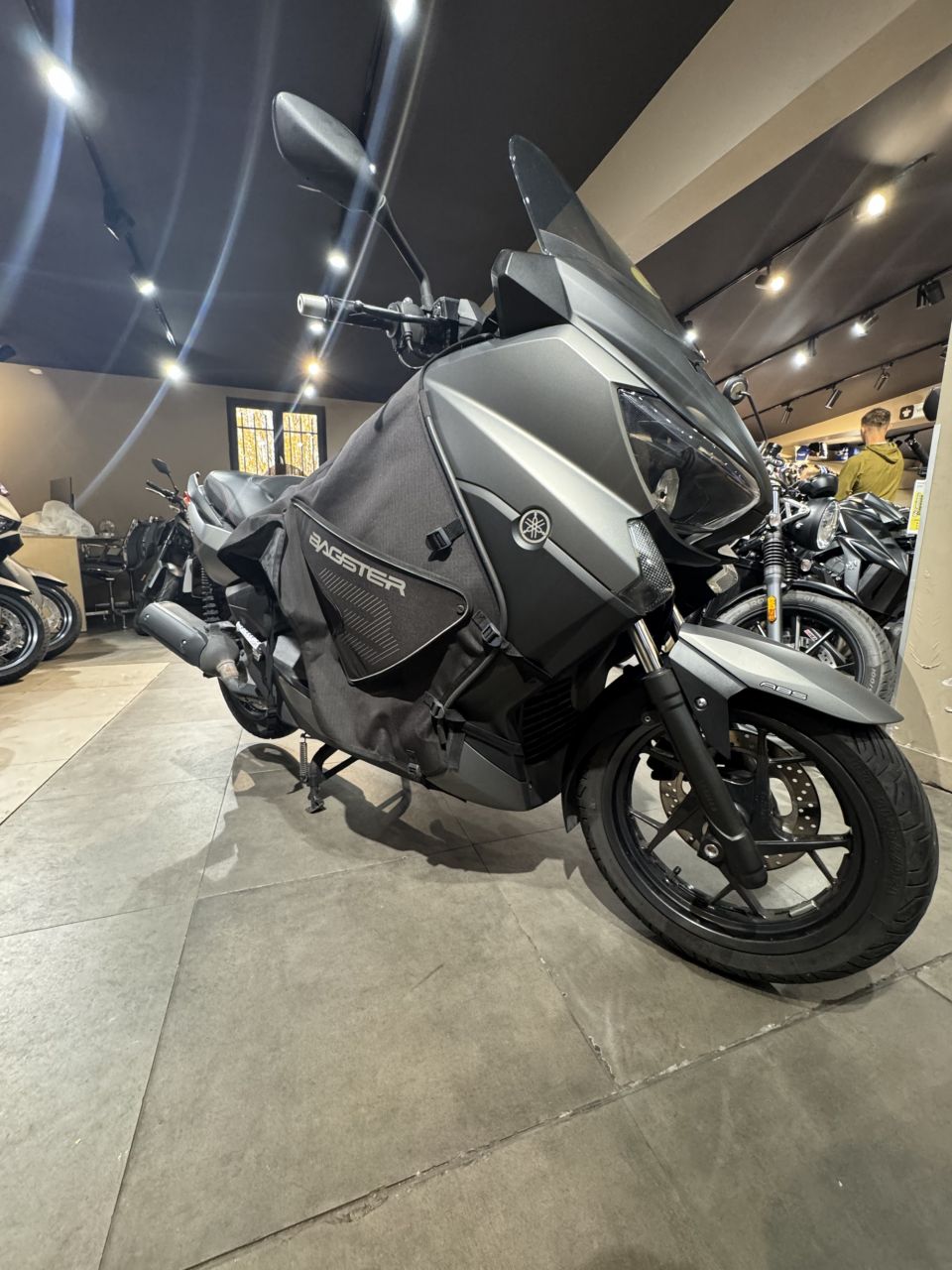 YAMAHA X-MAX 125 1