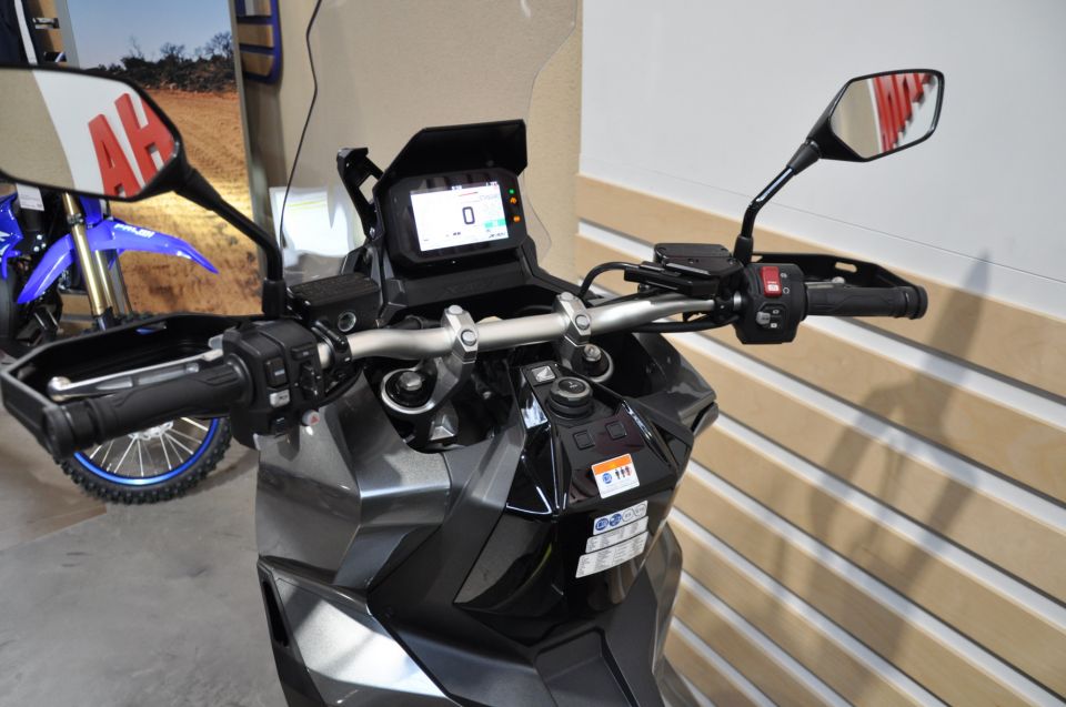 HONDA X-ADV 2