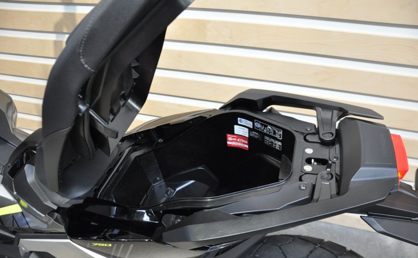 HONDA X-ADV 4