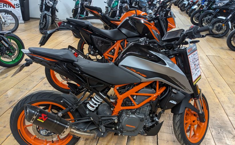 KTM 390 DUKE ABS 1