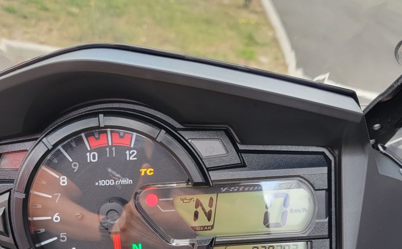 SUZUKI DL V-Strom 650 7