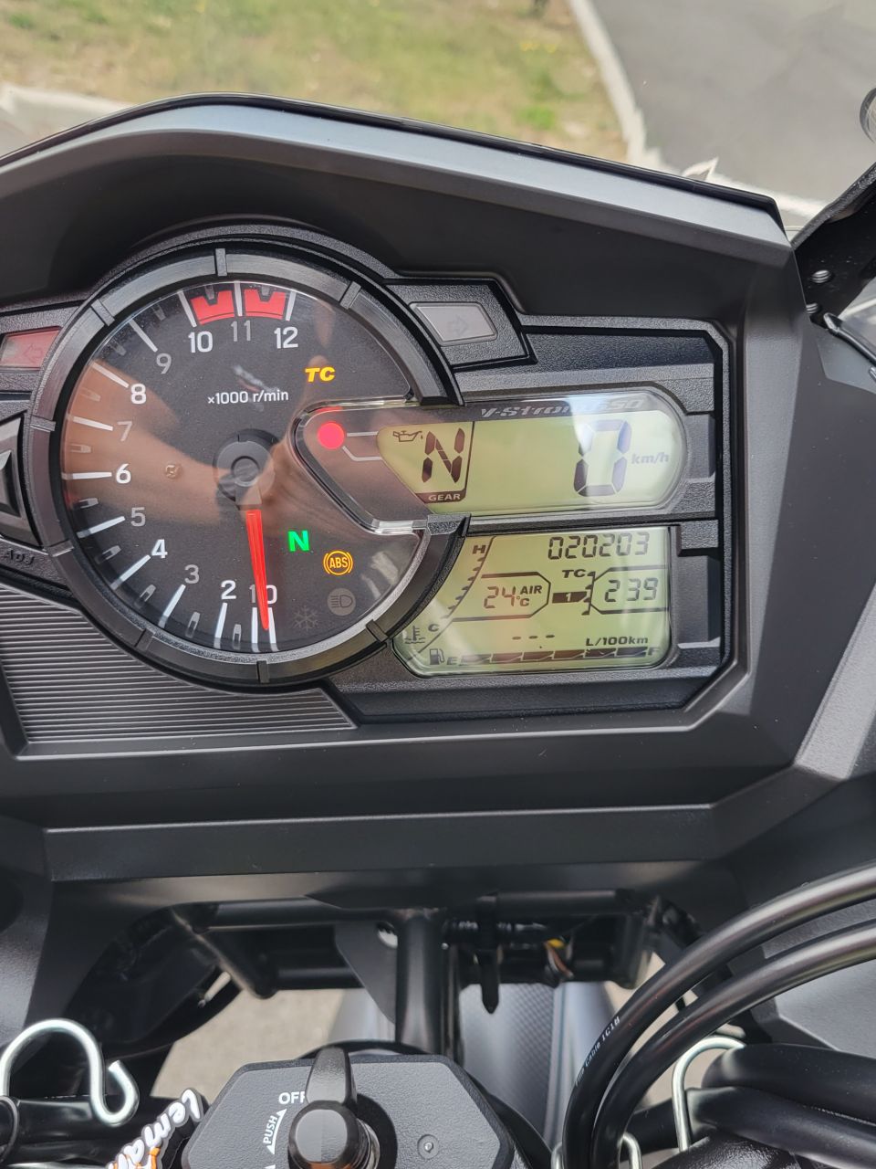 SUZUKI DL V-Strom 650 35
