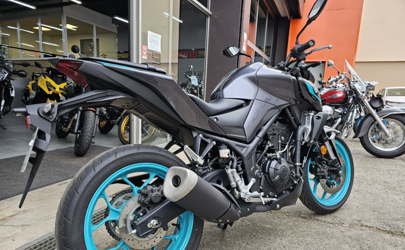 YAMAHA MT-03 2