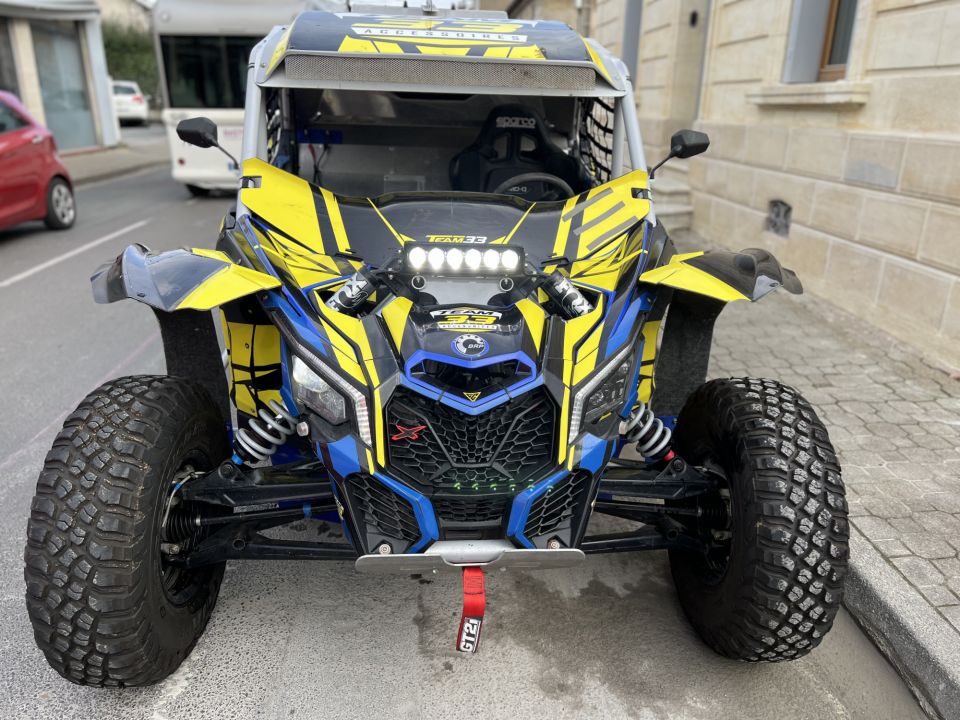 CAN-AM MAVERICK X3 18