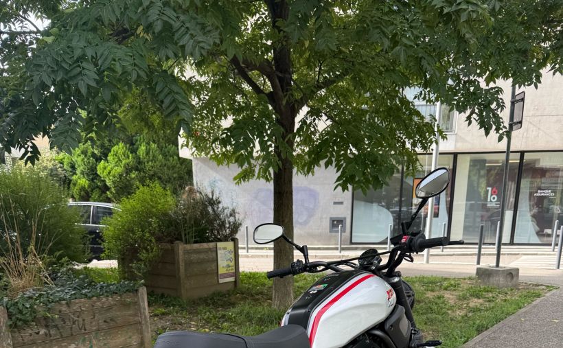 YAMAHA XSR 700 XTRIBUTE 2