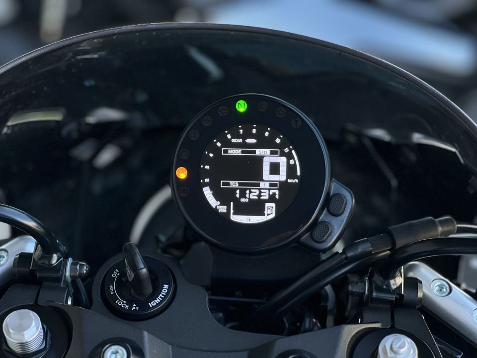 YAMAHA XSR 900 ABARTH 7