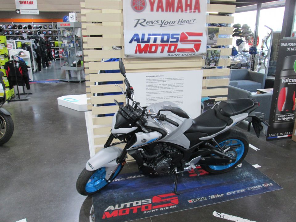 YAMAHA 320 MT 03 3
