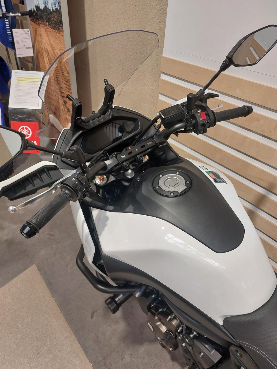 YAMAHA TRACER 7 7